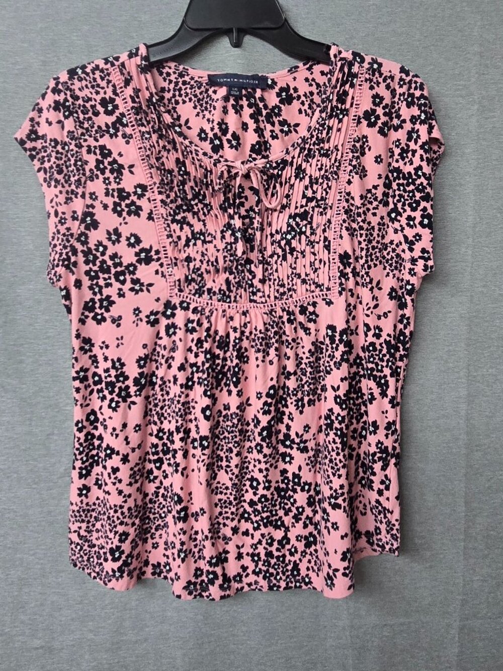 Tommy Hilfiger Blouse L Pink Floral Smocked Split Neck Cottagecore Cap Sleeve